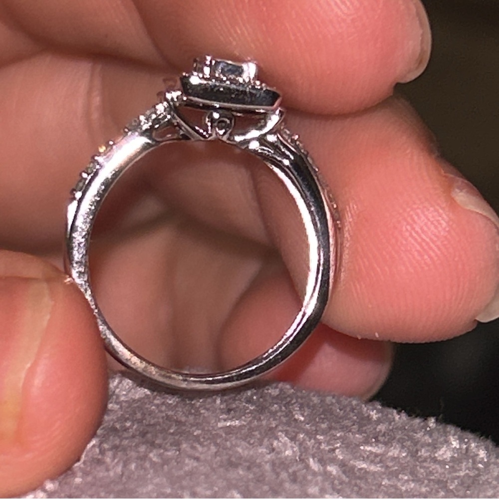 10k White Solid Gold Silver Diamond Ring - image 4